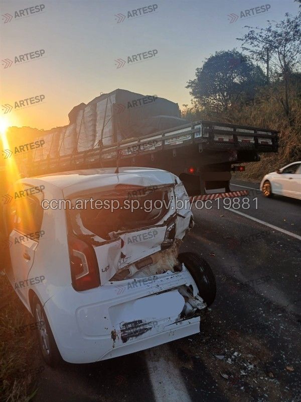 Caminhão com pane nos freios provoca engavetamento na Washington Luís em Araraquara
