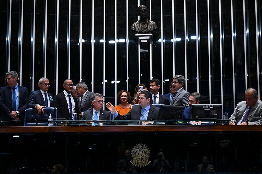 Senado aprova projeto que autoriza venda de spray de pimenta para defesa pessoal de mulheres