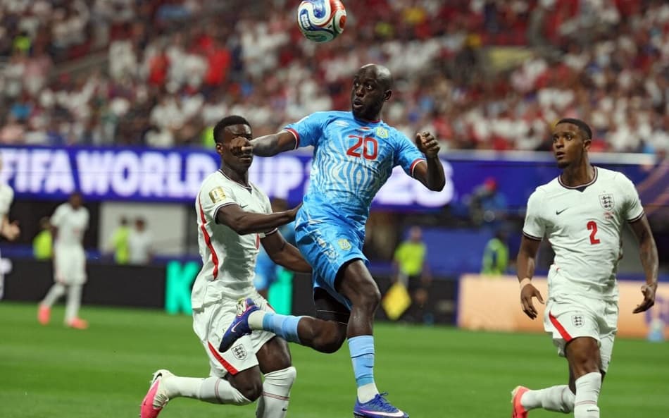 De virada, Inglaterra vence RD Congo por 2 a 1 e avança na Copa do Mundo