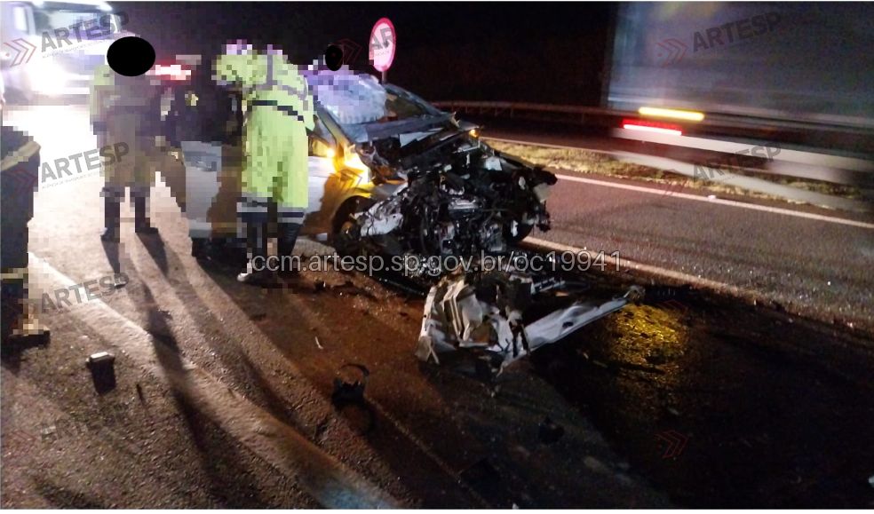Colisão traseira na SP-255 termina com uma morte e um ferido grave em Jaú