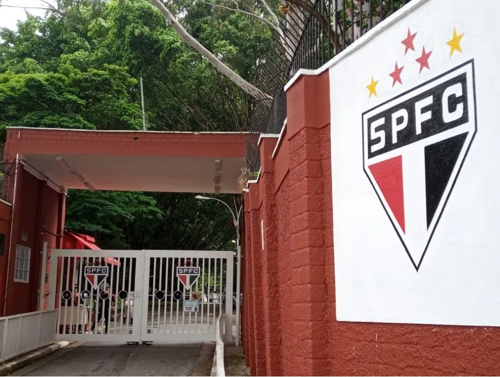 São Paulo e Ferroviária medem forças em jogo-treino no CT da Barra Funda