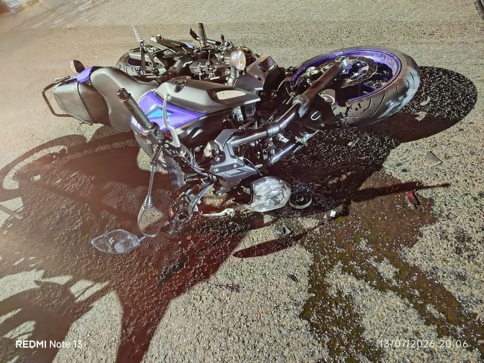 Motociclista fica ferido após fugir da GCM e se envolver em acidente na Avenida Henrique Lupo, em Araraquara