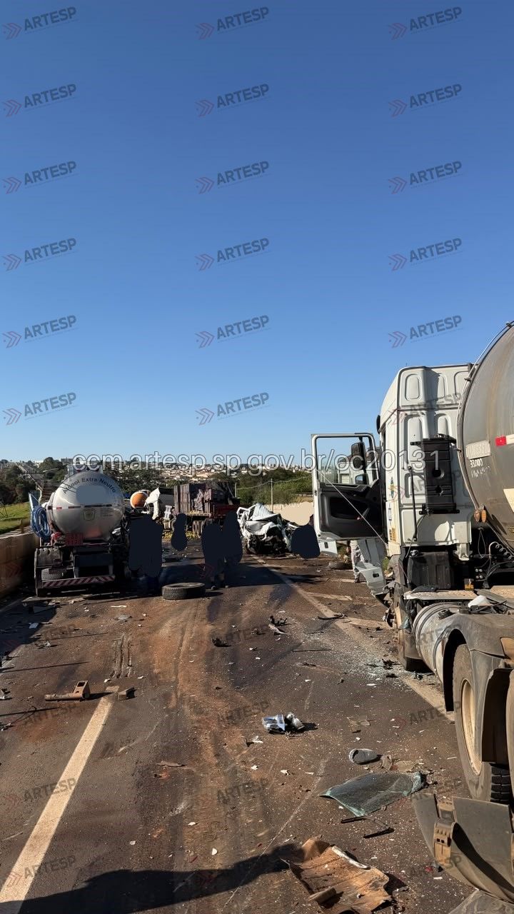Engavetamento envolvendo oito veículos deixa 10 pessoas feridas na rodovia entre Jaú e Araraquara
