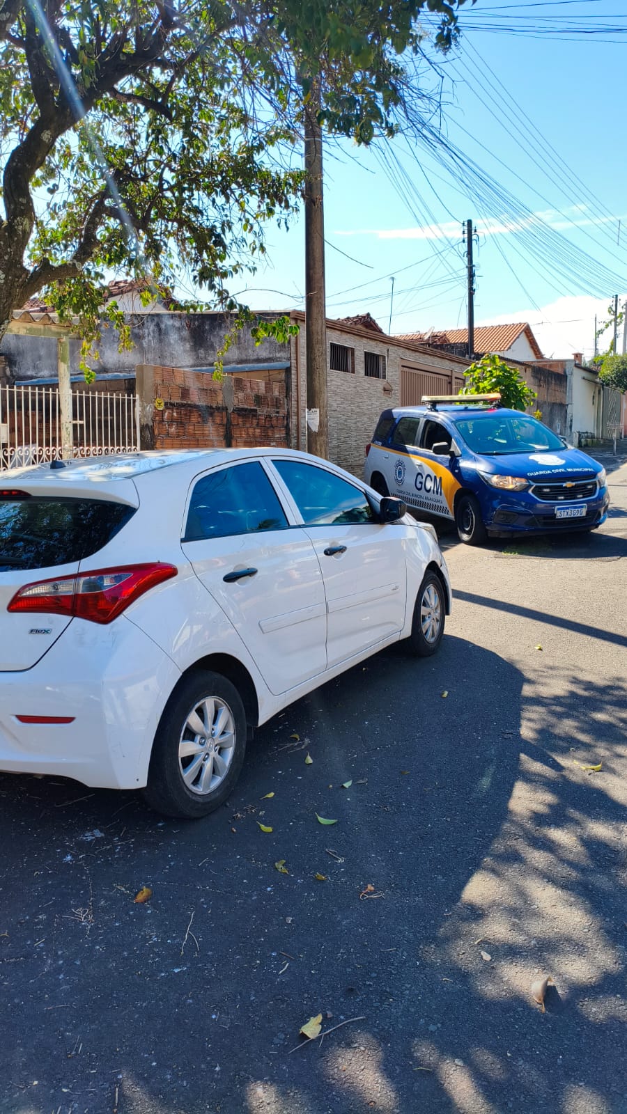 GCM localiza veículo furtado e devolve automóvel ao proprietário em Araraquara